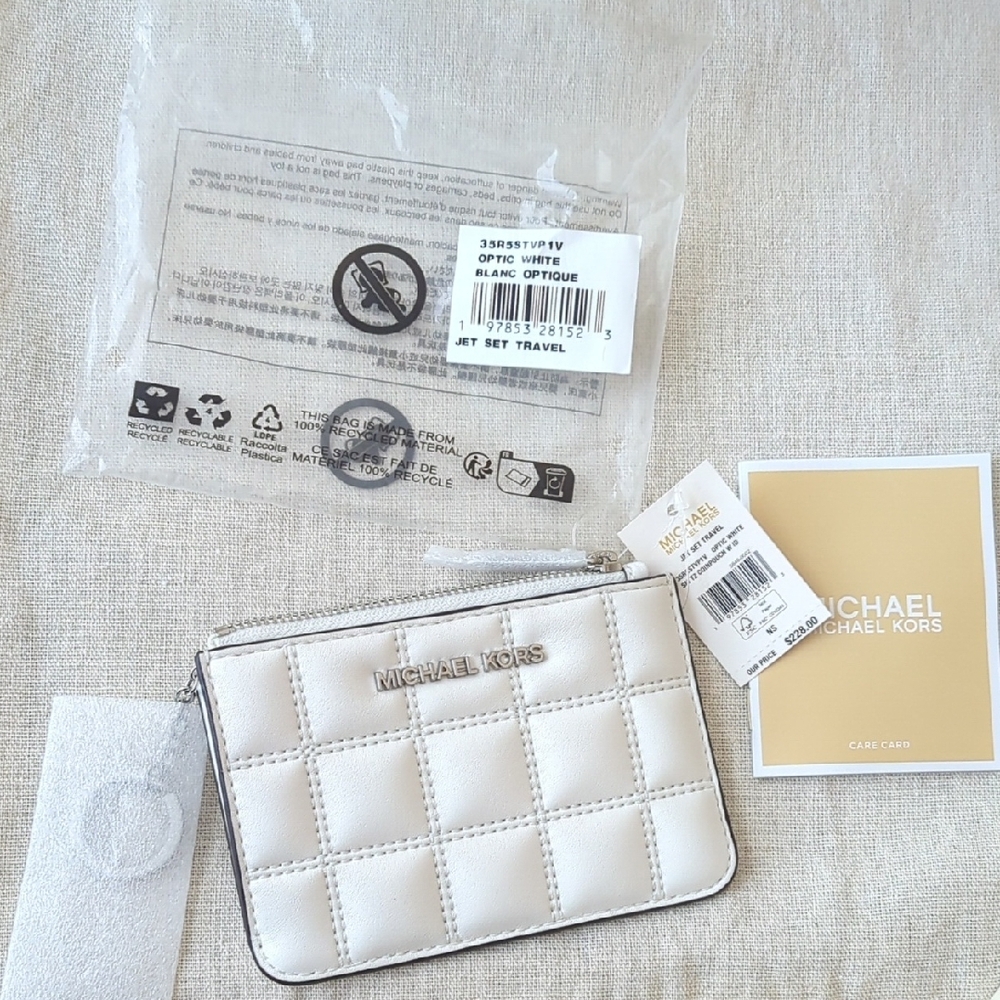 Michael Kors Optic White Card Holder Quilted Design W/Keychain Retail $228